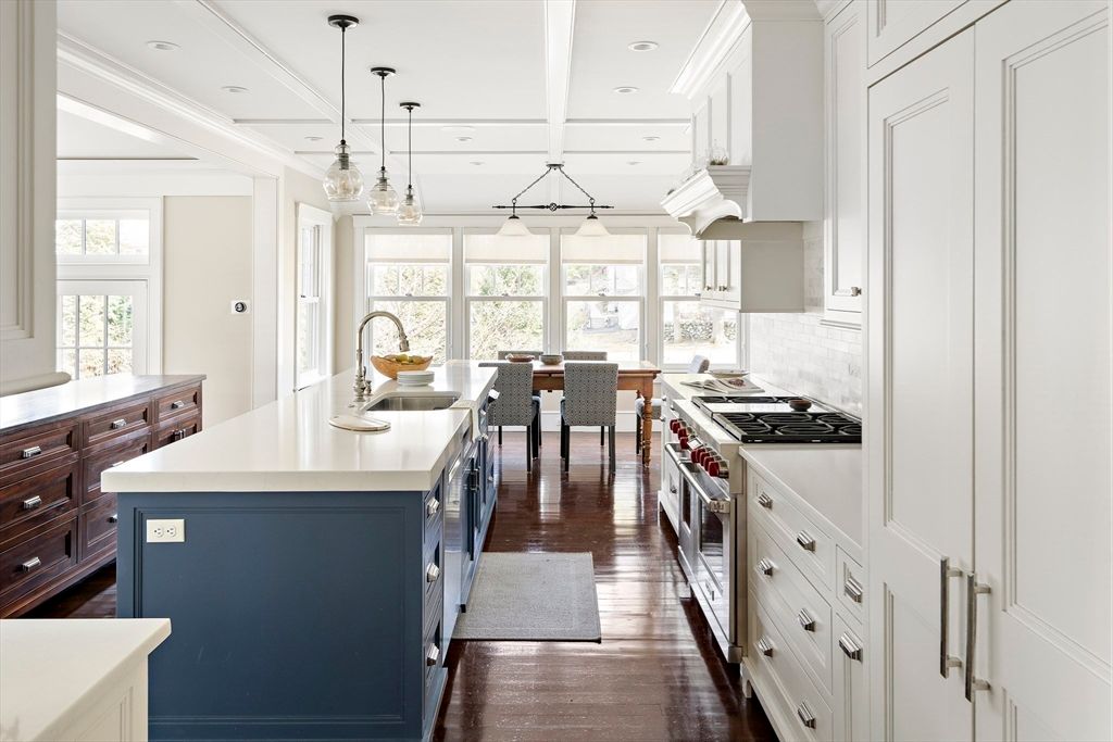 Dining room, Interior, Kitchen, Pendant Lights, Recessed Lighting, Stainless Steel Appliances, Wood Texture Flooring