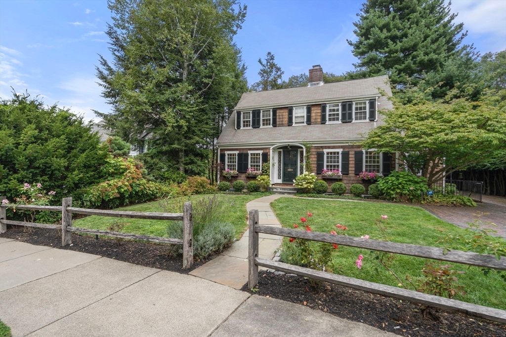 Backyard, Exterior, Facade, Brick Facade, Georgian