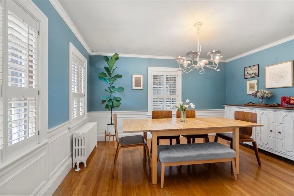 Chandelier, Dining room, Interior, Wood Texture Flooring