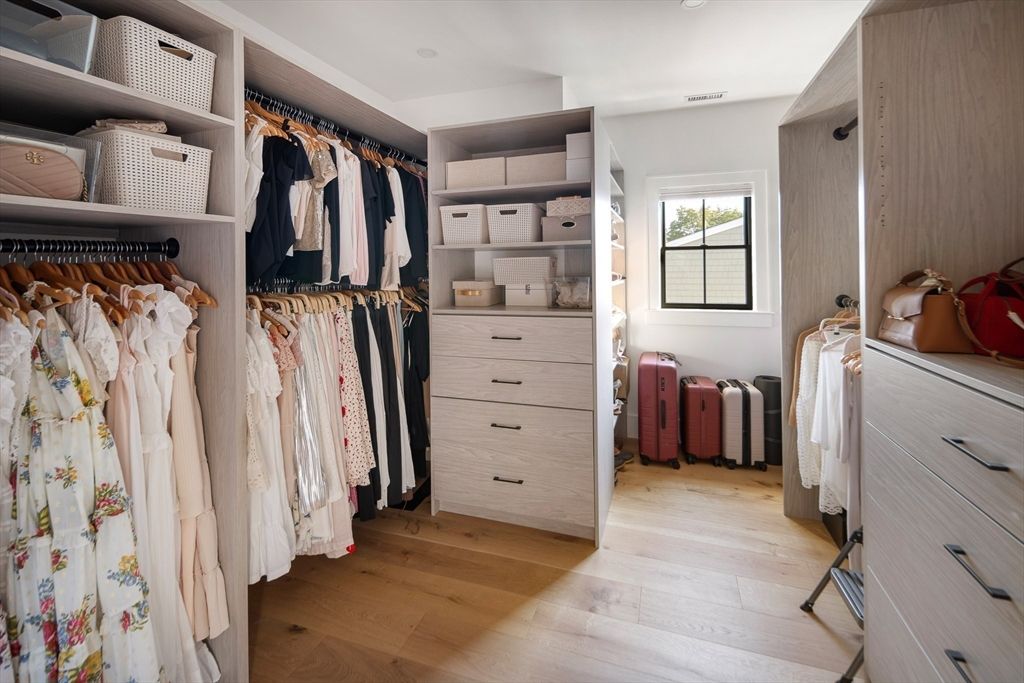 Interior, Walk-in Closets, Wood Texture Flooring