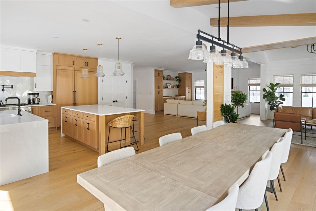 Dining room, Interior, Kitchen, Living room, Pendant Lights, Recessed Lighting, Wooden Beams, Wood Texture Flooring