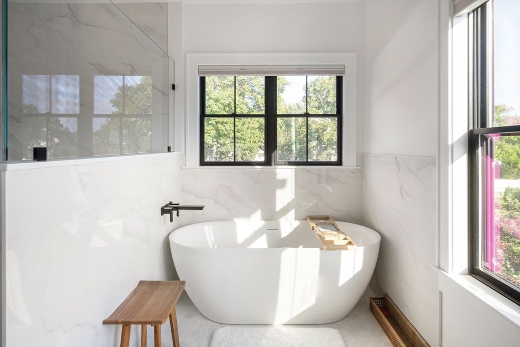 Bathroom, Free Standing Baths, Interior, Marble, Marble Walls