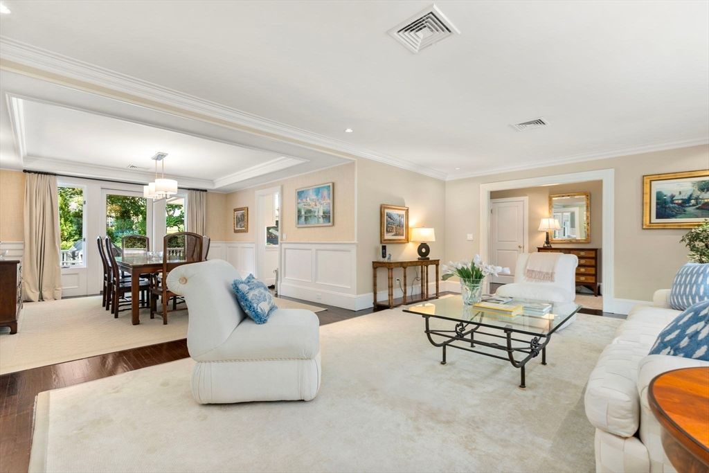 Chandelier, Dining room, Interior, Living room, Recessed Lighting, Wood Texture Flooring