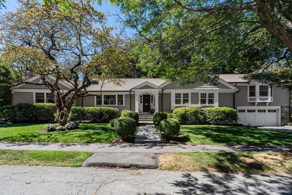 Attached, Exterior, Facade, Ranch