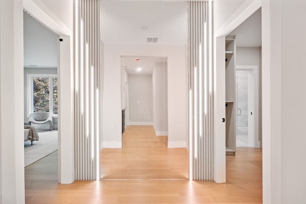 Interior, Recessed Lighting, Wood Texture Flooring