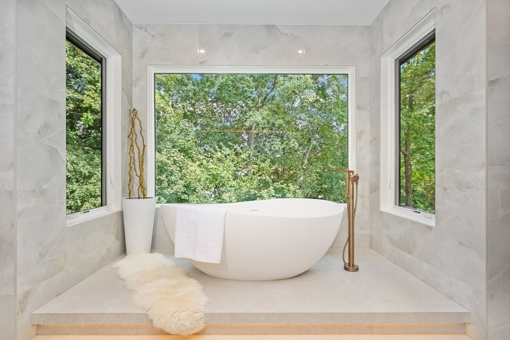 Bathroom, Free Standing Baths, Interior, Marble Walls, Recessed Lighting