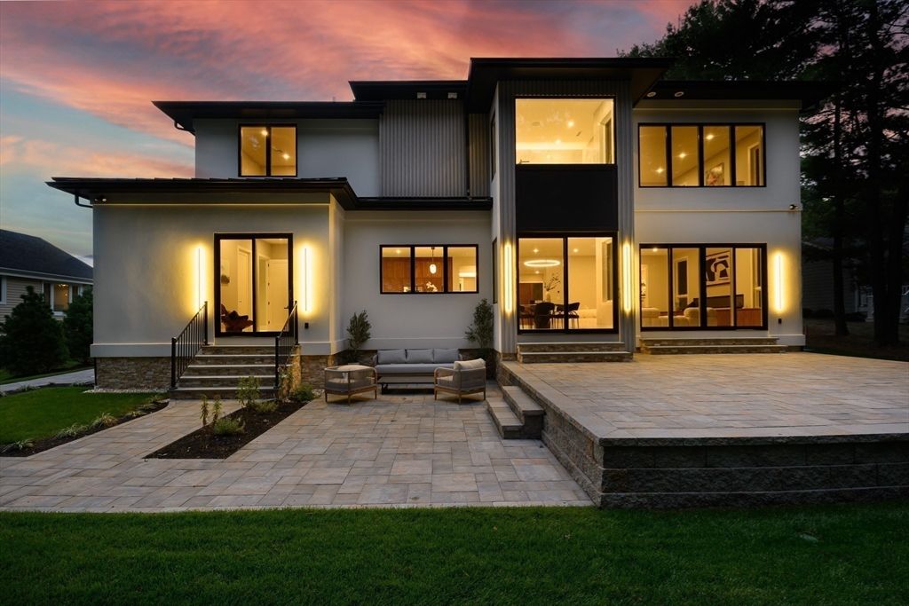 Backyard, Exterior, Facade, Modern