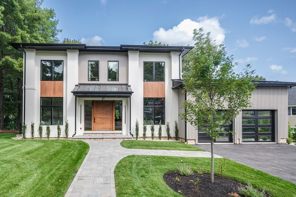 Attached, Backyard, Exterior, Facade, Modern