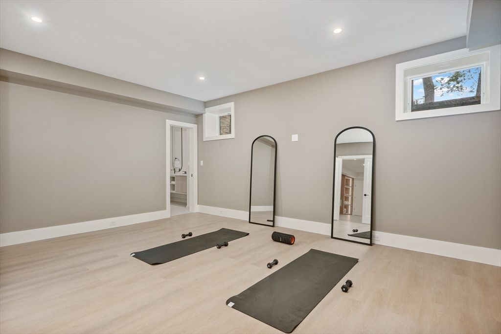 Interior, Recessed Lighting, Wood Texture Flooring