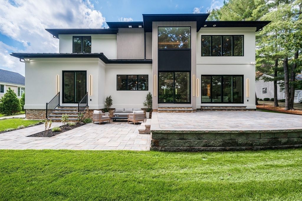 Backyard, Exterior, Facade, Modern