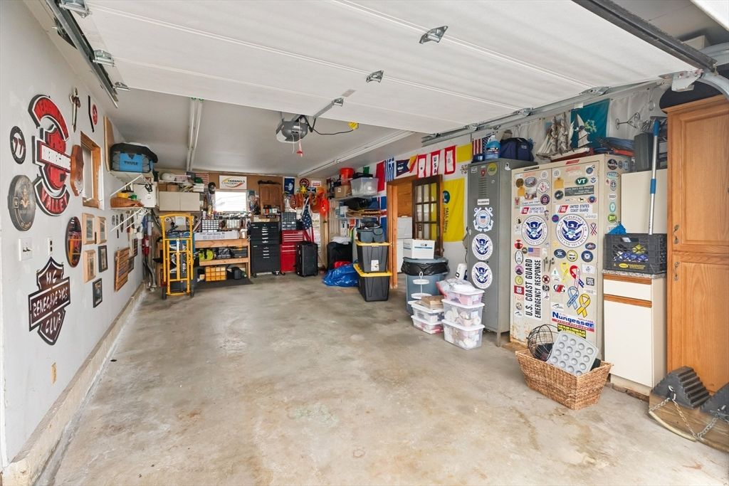 Garage, Interior