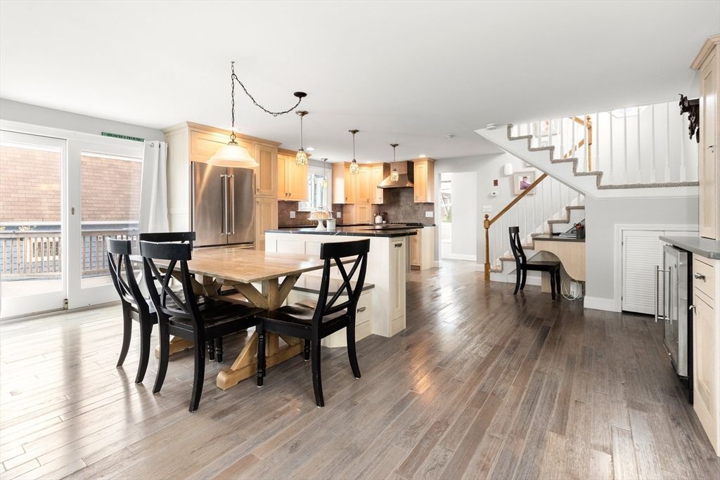 Dining room, Interior, Kitchen, Pendant Lights, Stainless Steel Appliances, Wood Texture Flooring