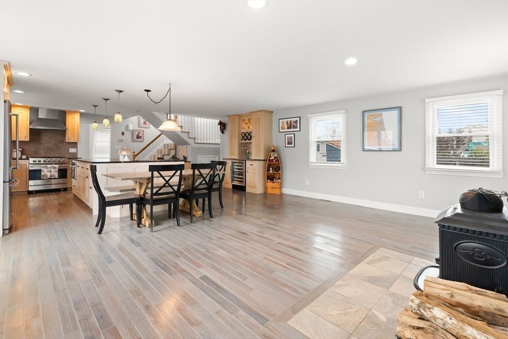 Dining room, Interior, Kitchen, Pendant Lights, Recessed Lighting, Stainless Steel Appliances, Wood Texture Flooring