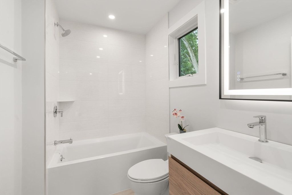 Bathroom, Interior, Recessed Lighting, Wood Texture Flooring