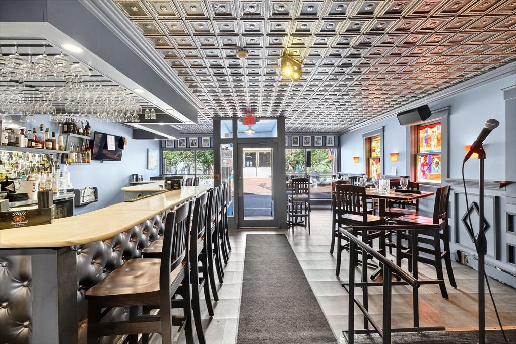 Dining room, Interior, Recessed Lighting