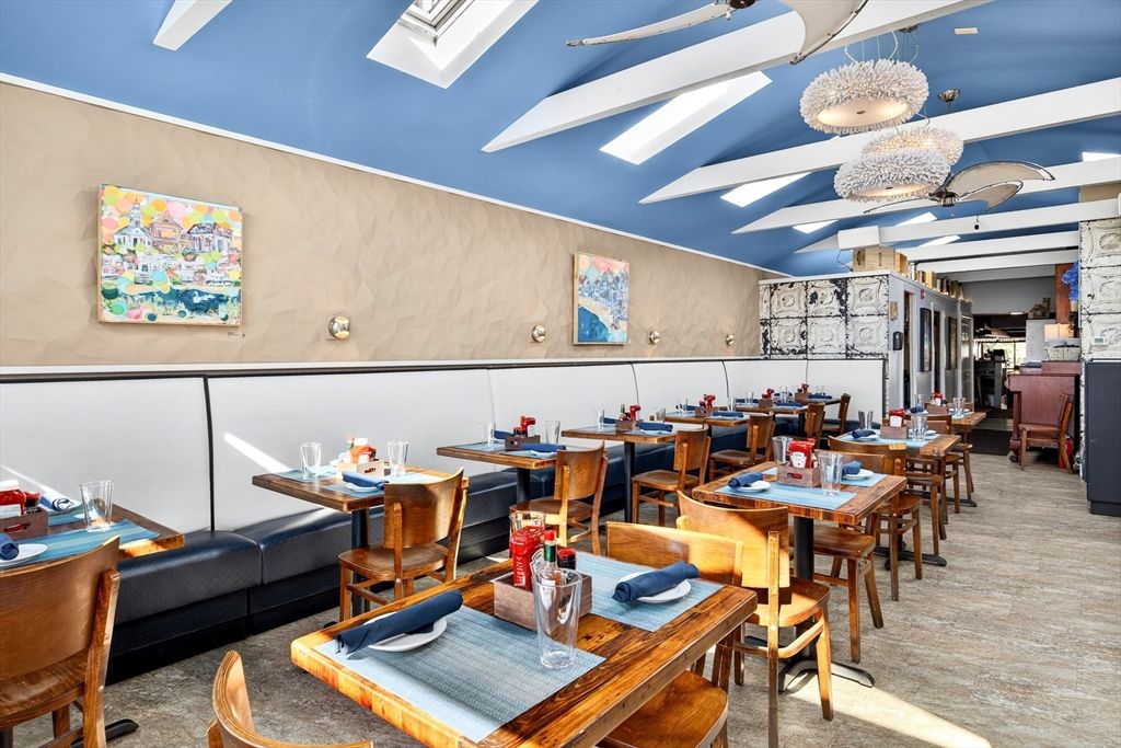 Dining room, Interior