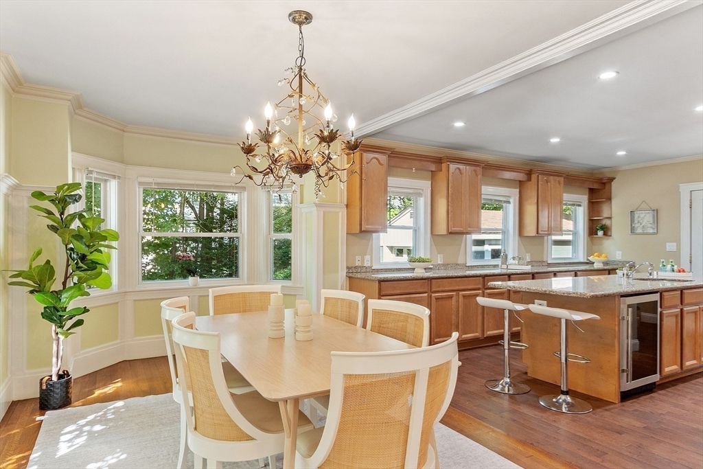 Chandelier, Dining room, Interior, Kitchen, Recessed Lighting, Wood Texture Flooring