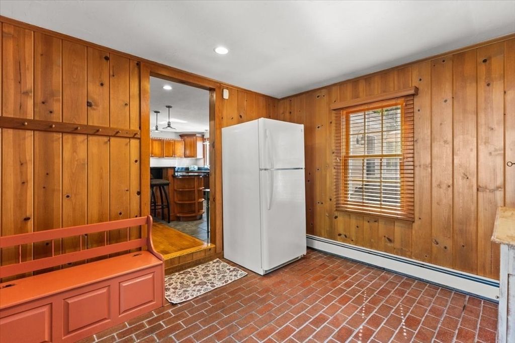 Interior, Kitchen, Recessed Lighting, Wooden Walls