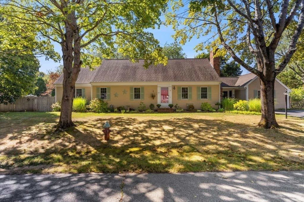 Exterior, Facade, Cape Cod