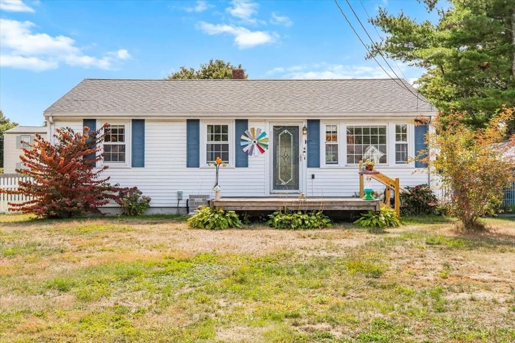 Exterior, Facade, Cape Cod