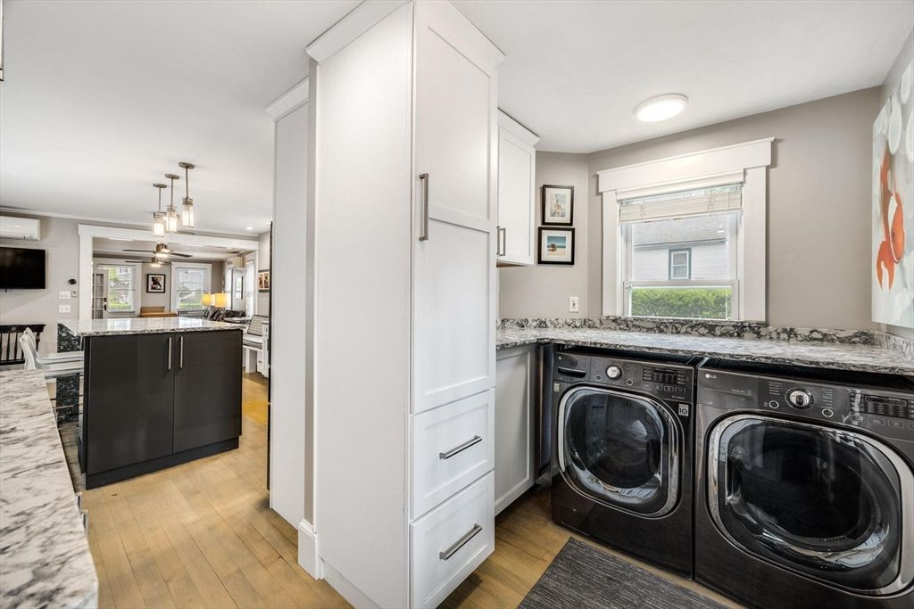 Interior, Kitchen, Pendant Lights, Recessed Lighting, Washer, Wood Texture Flooring