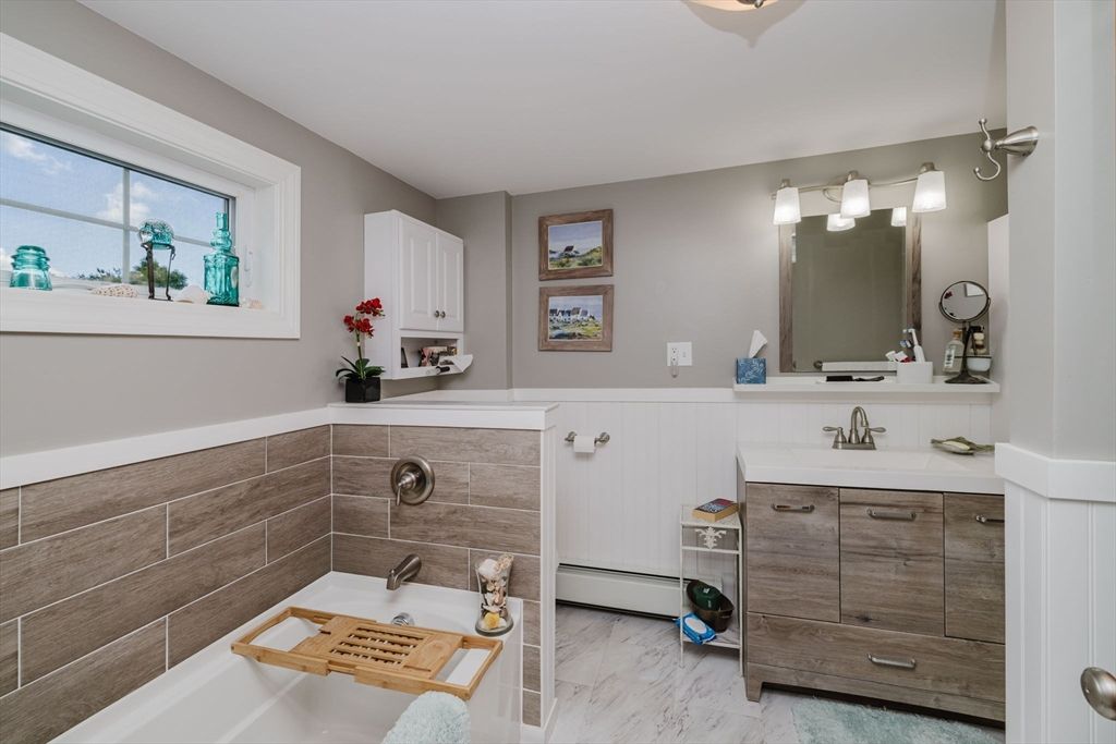 Bathroom, Dual Sink Vanities, Interior, Marble