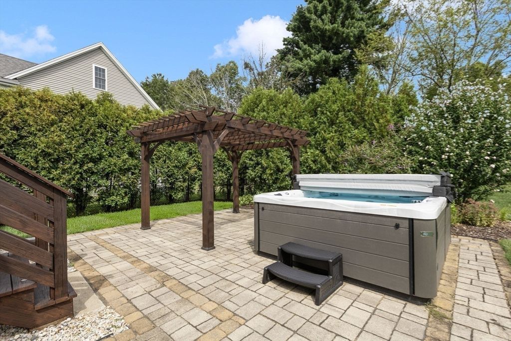 Exterior, Hot Tub