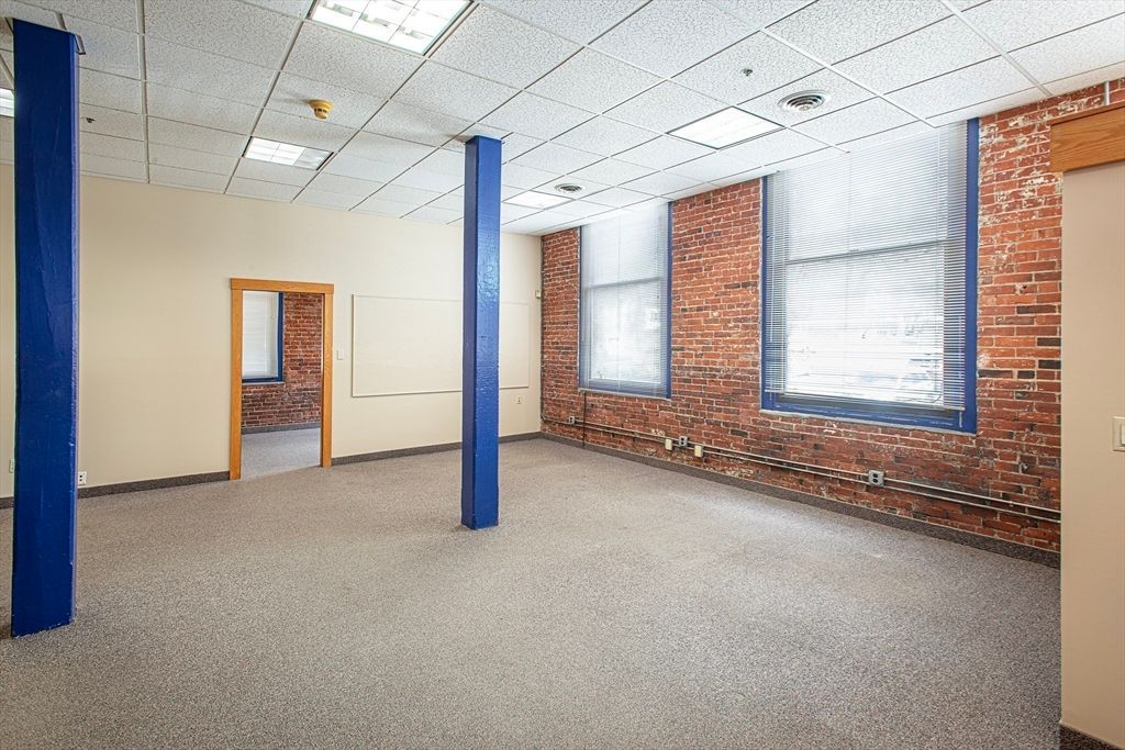 Empty room, Interior, Recessed Lighting, Stone Walls