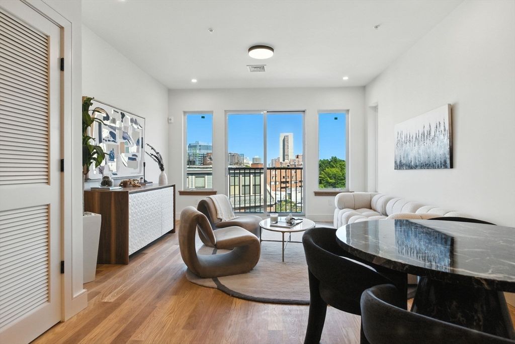 Dining room, Interior, Living room, Recessed Lighting, Wood Texture Flooring