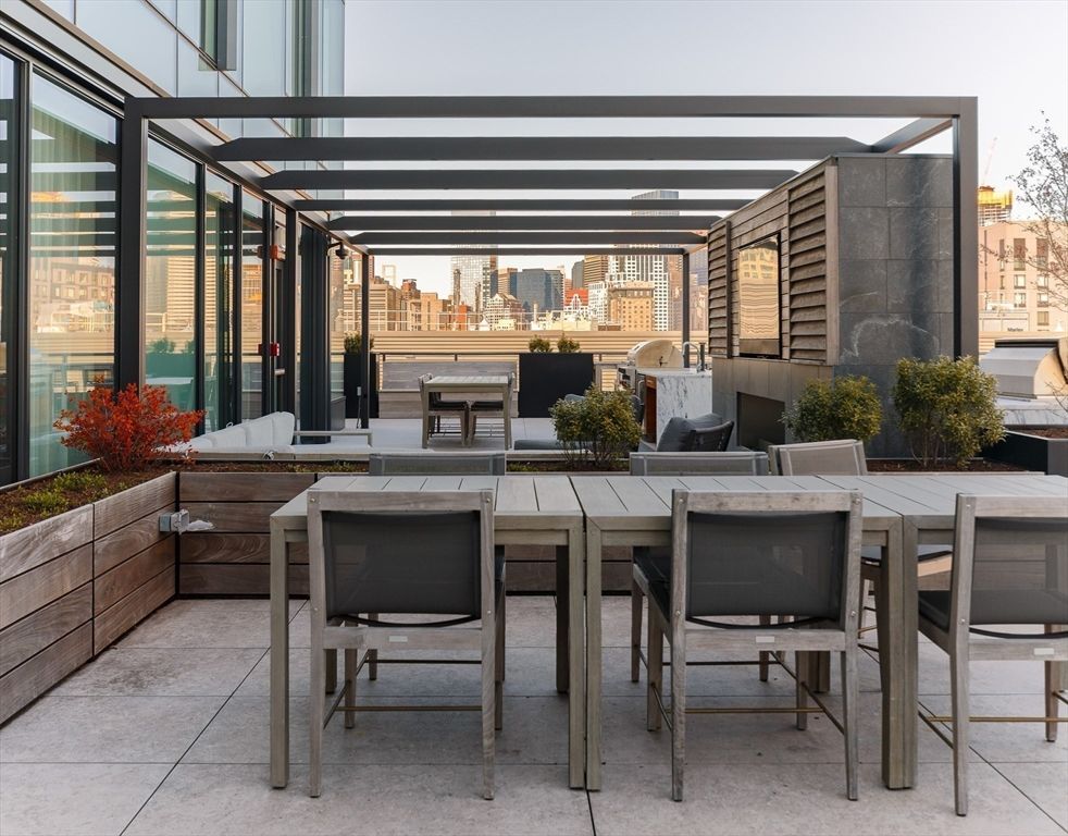 Exterior, Outdoor Kitchen