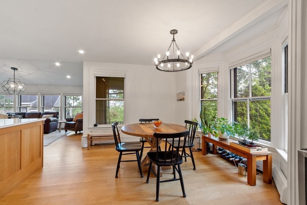 Chandelier, Dining room, Interior, Living room, Pendant Lights, Recessed Lighting, Wood Texture Flooring