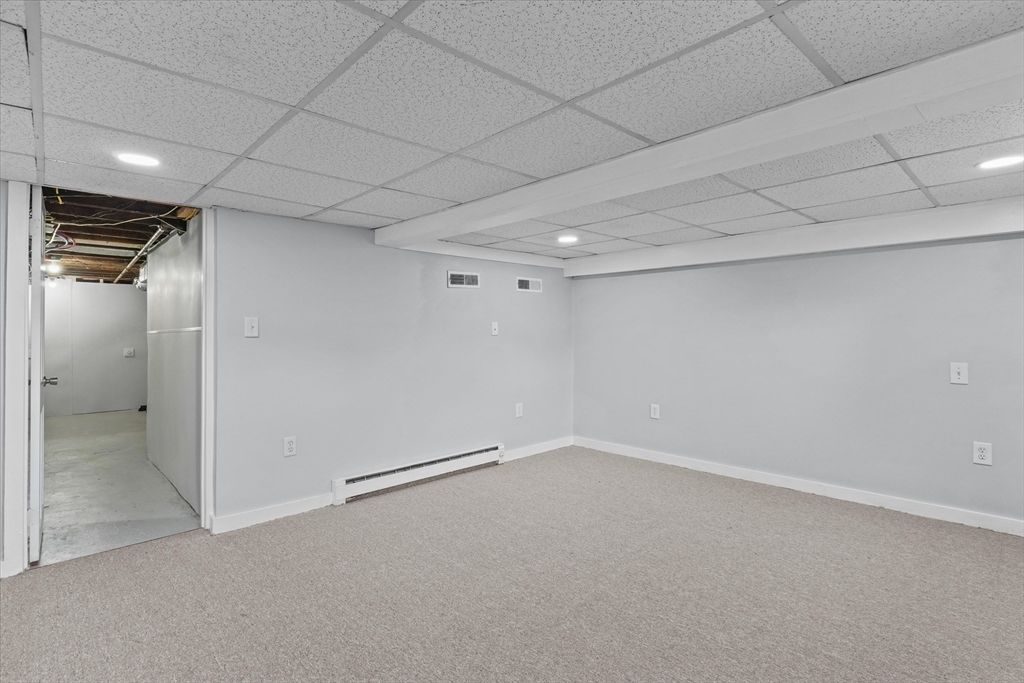 Empty room, Interior, Recessed Lighting
