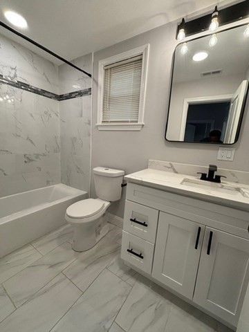 Bathroom, Interior, Marble, Marble Walls, Recessed Lighting
