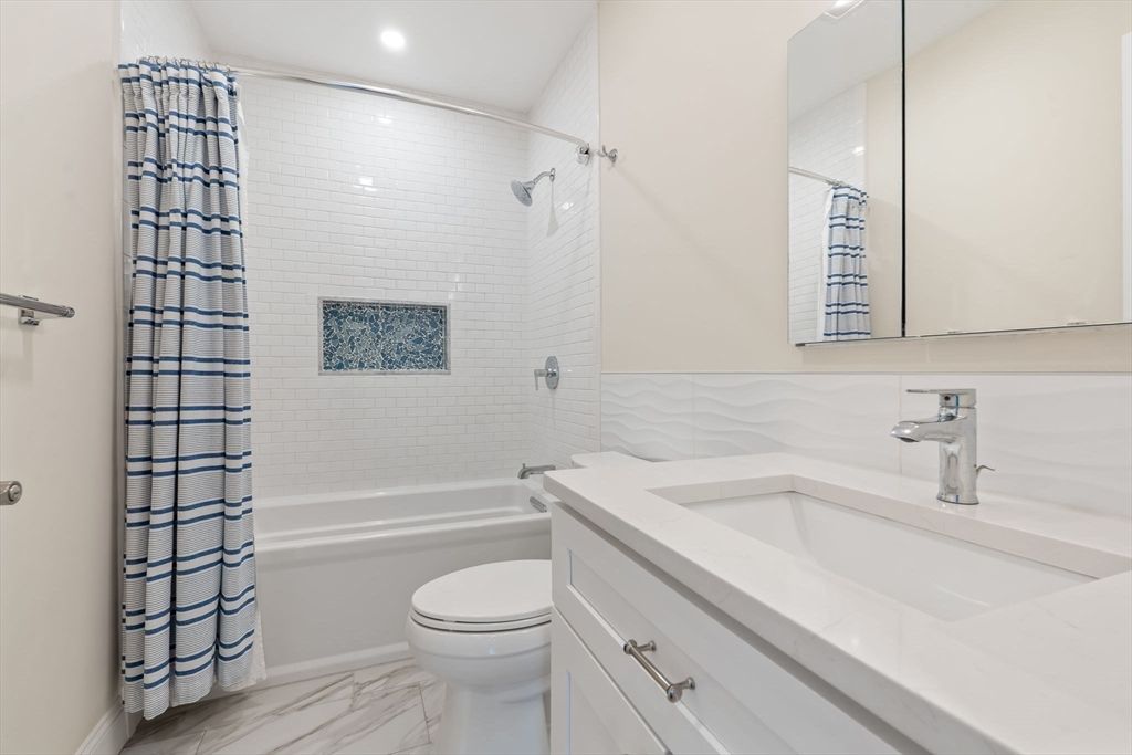Bathroom, Interior, Marble, Recessed Lighting