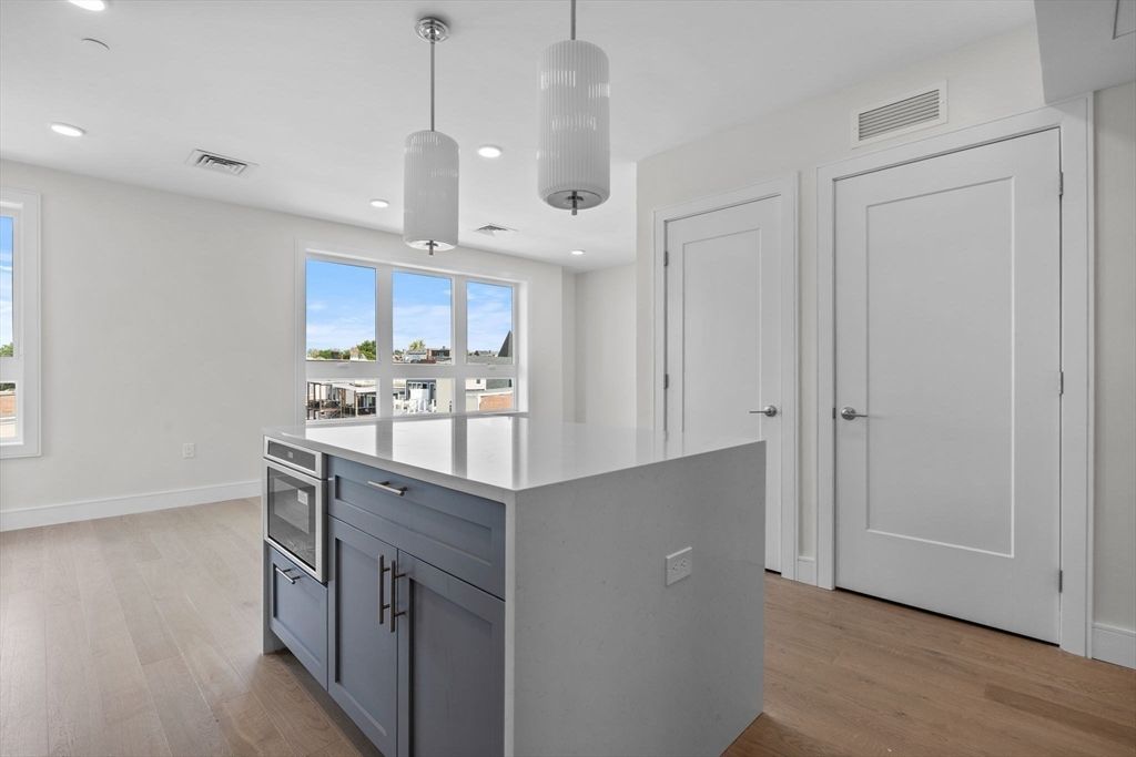 Interior, Kitchen, Pendant Lights, Recessed Lighting, Wood Texture Flooring