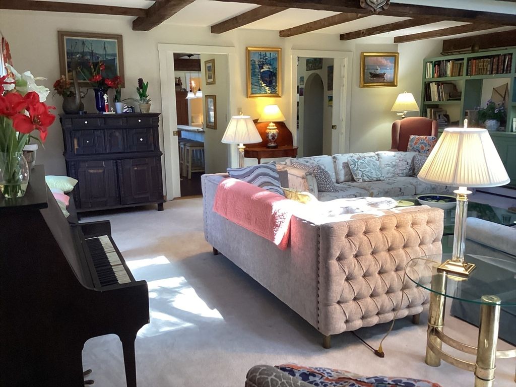 Interior, Living room, Piano, Wooden Beams