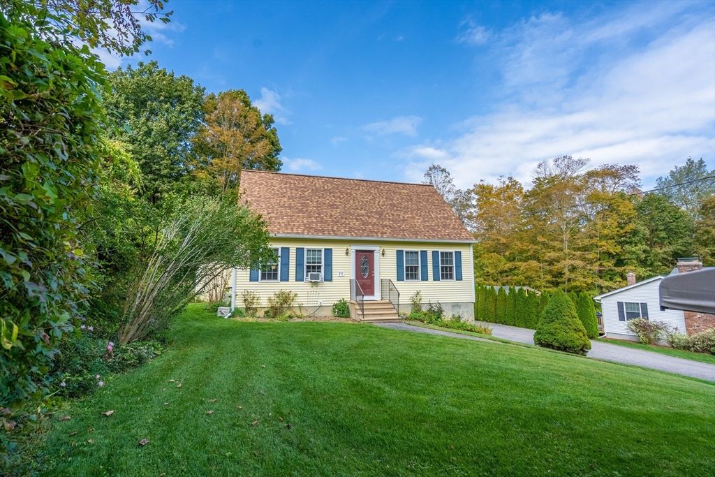 Backyard, Exterior, Facade, Cape Cod