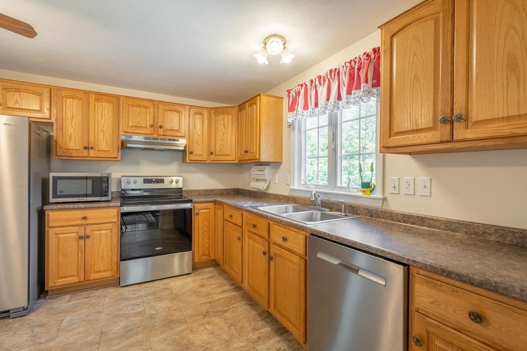 Interior, Kitchen, Stainless Steel Appliances