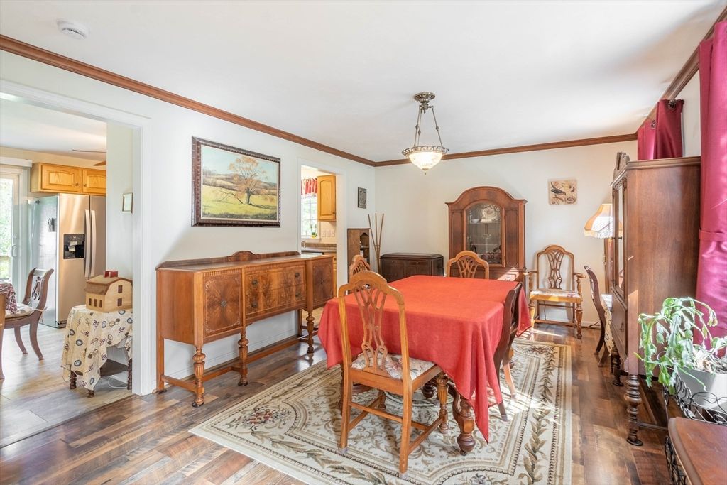 Dining room, Interior, Kitchen, Pendant Lights, Wood Texture Flooring