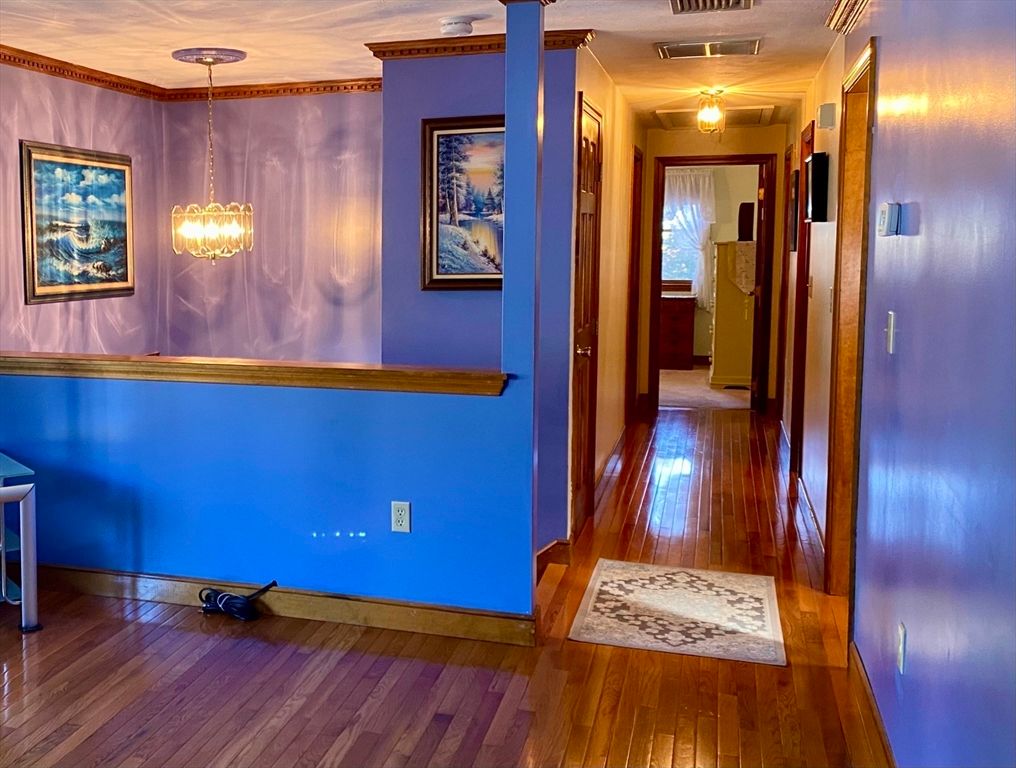Interior, Pendant Lights, Wood Texture Flooring
