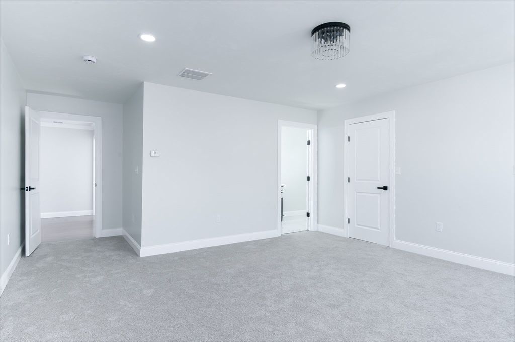Empty room, Interior, Recessed Lighting