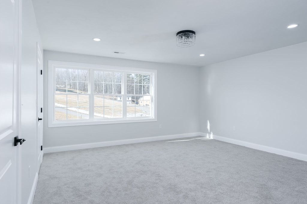 Empty room, Interior, Recessed Lighting