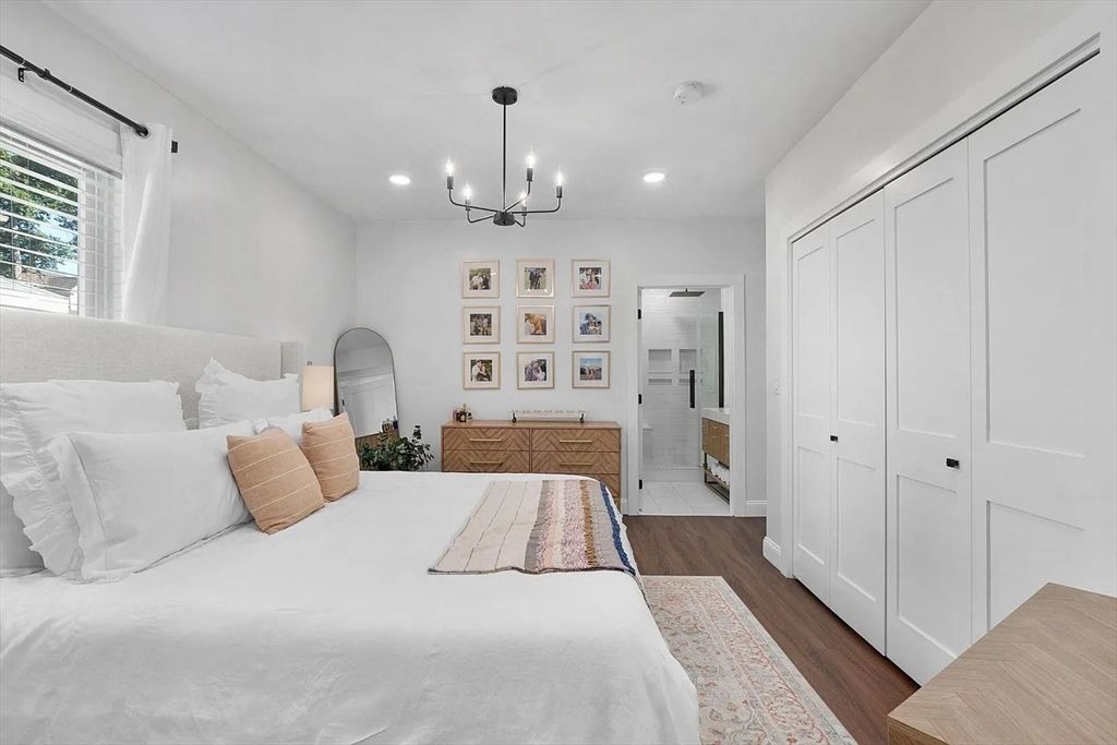 Bedroom, Chandelier, Interior, Pendant Lights, Recessed Lighting, Wood Texture Flooring