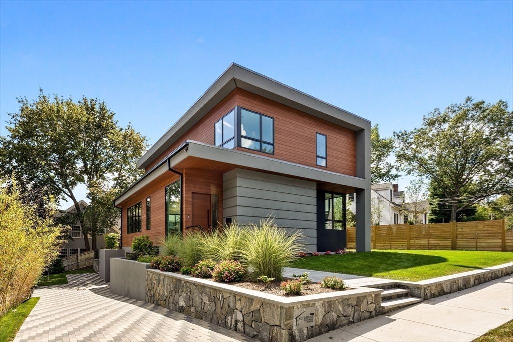 Backyard, Exterior, Facade, Modern