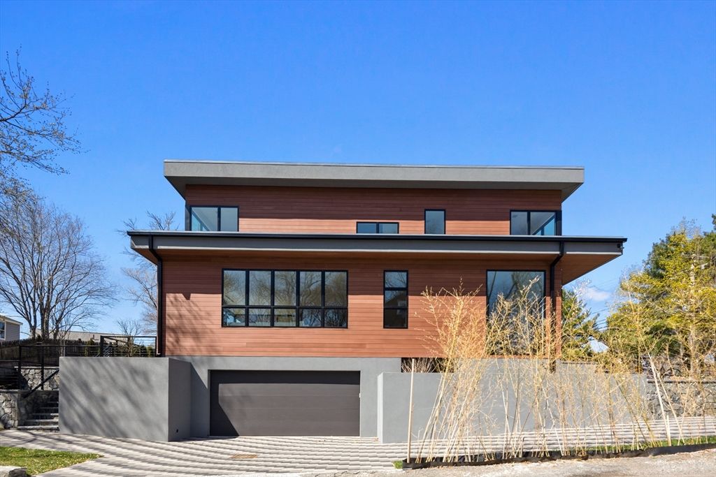 Exterior, Facade, Modern