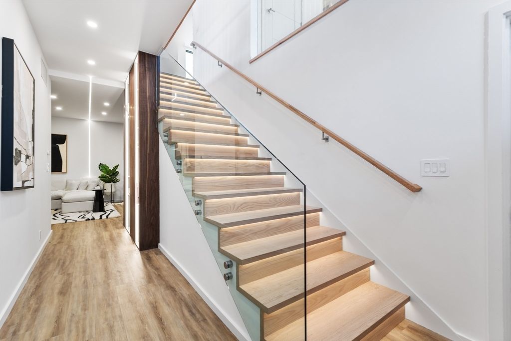Interior, Recessed Lighting, Wood Texture Flooring