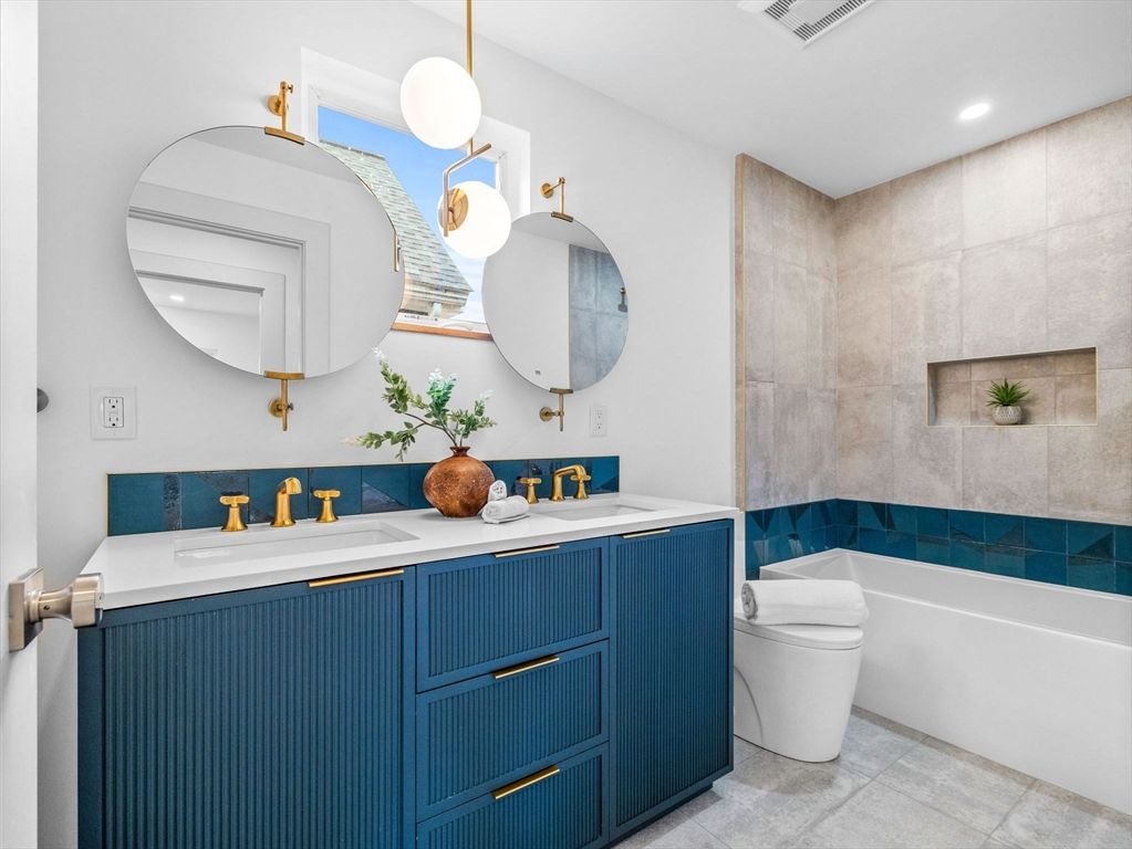 Bathroom, Interior, Pendant Lights, Recessed Lighting