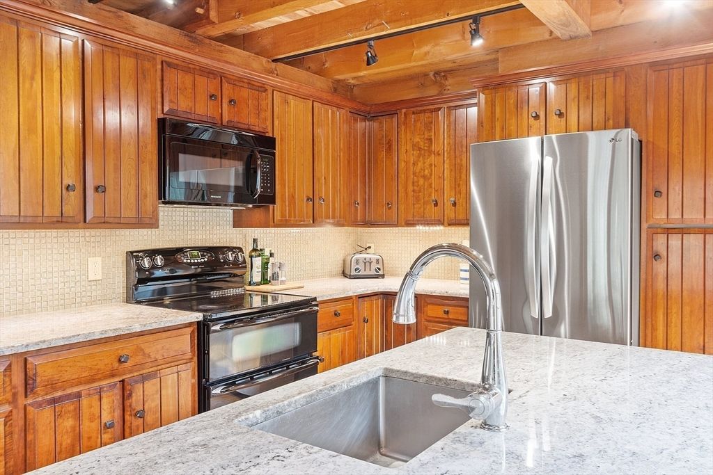 Interior, Kitchen, Stainless Steel Appliances, Wooden Beams, Wooden Ceilings