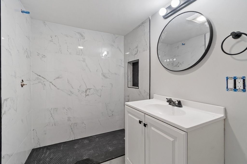 Bathroom, Interior, Marble Walls