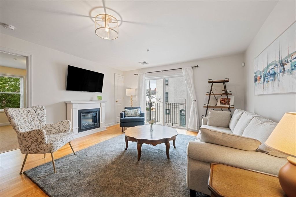 Interior, Kitchen, Pendant Lights, Wood Texture Flooring
